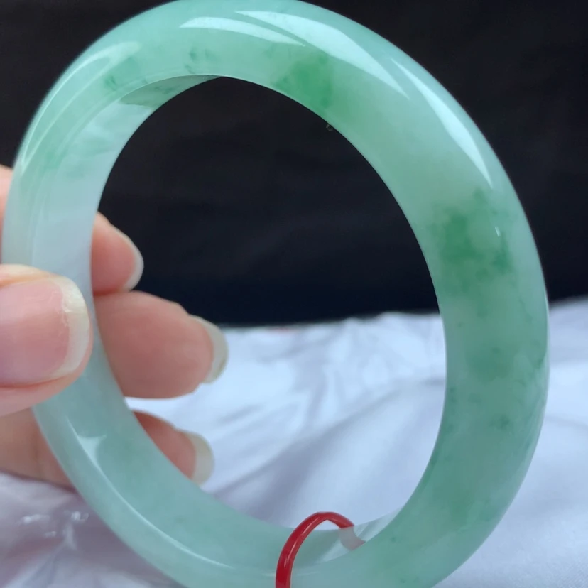 【闪购商品】未镶嵌手镯翡翠咖*屋23365，