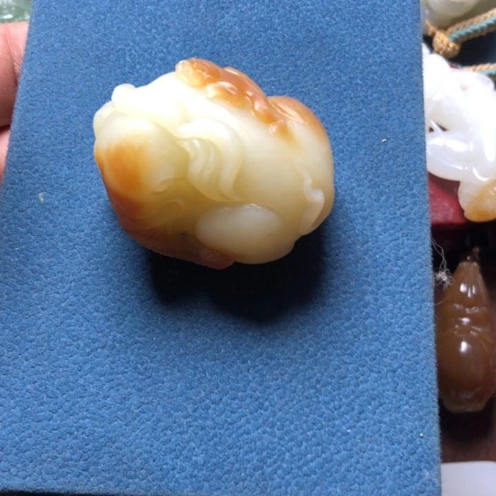 H***N和田玉未镶嵌颈饰
