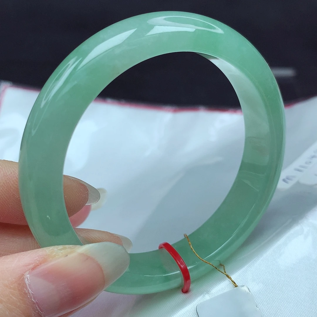 翡翠手镯未镶嵌55.8圈498