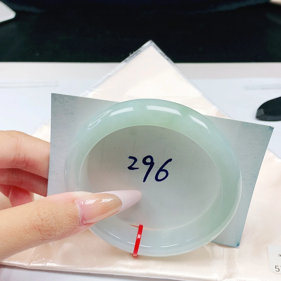 翡翠手镯未镶嵌57圈
