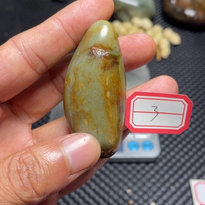 颈饰足铂镶嵌和田玉3