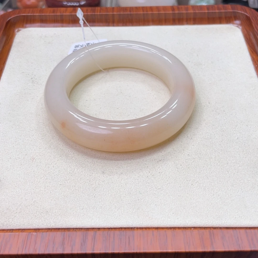 未镶嵌手镯石英岩玉