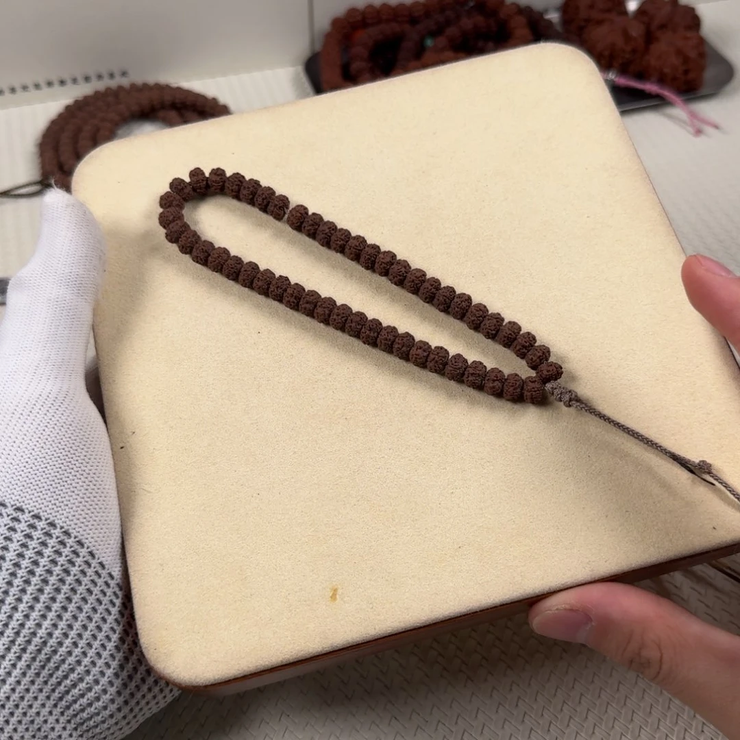 L***s吊坠金刚菩提平细手持