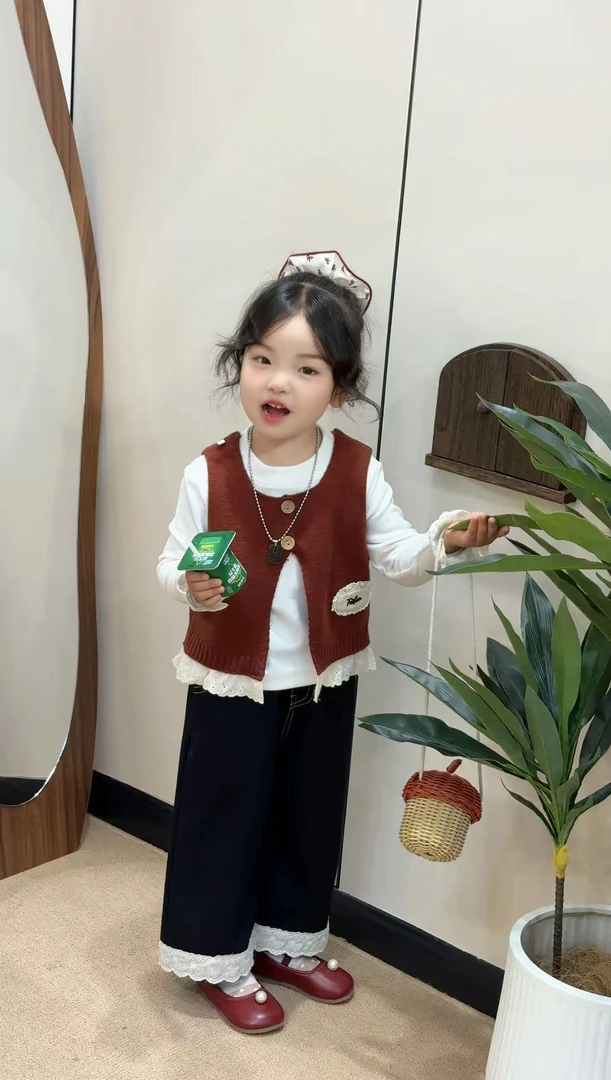 女童韩系洋气秋装2025新款女宝宝毛衣马甲三件套儿童花边时尚套装