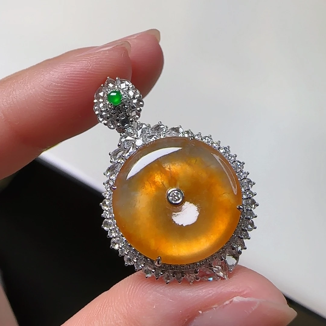 翡翠18K金镶嵌颈饰天然翡翠