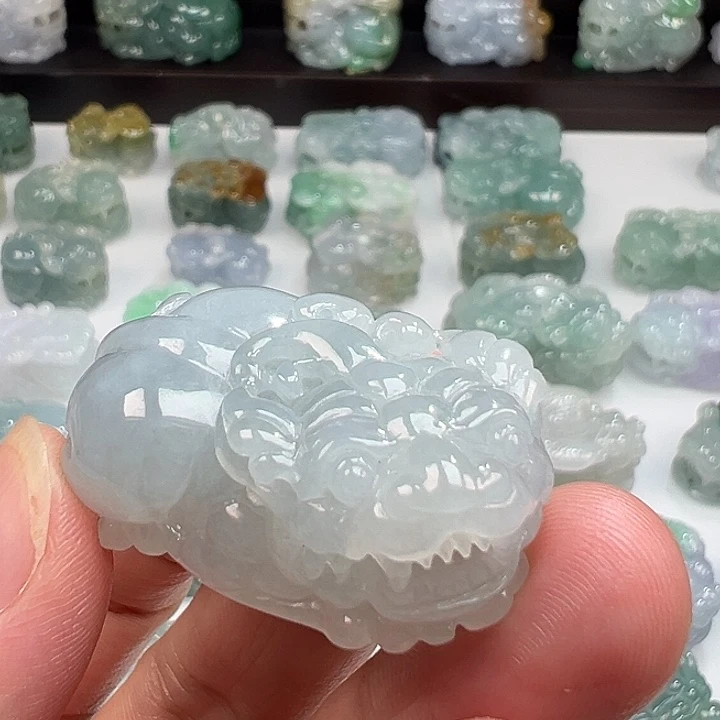 颈饰未镶嵌翡翠貔貅