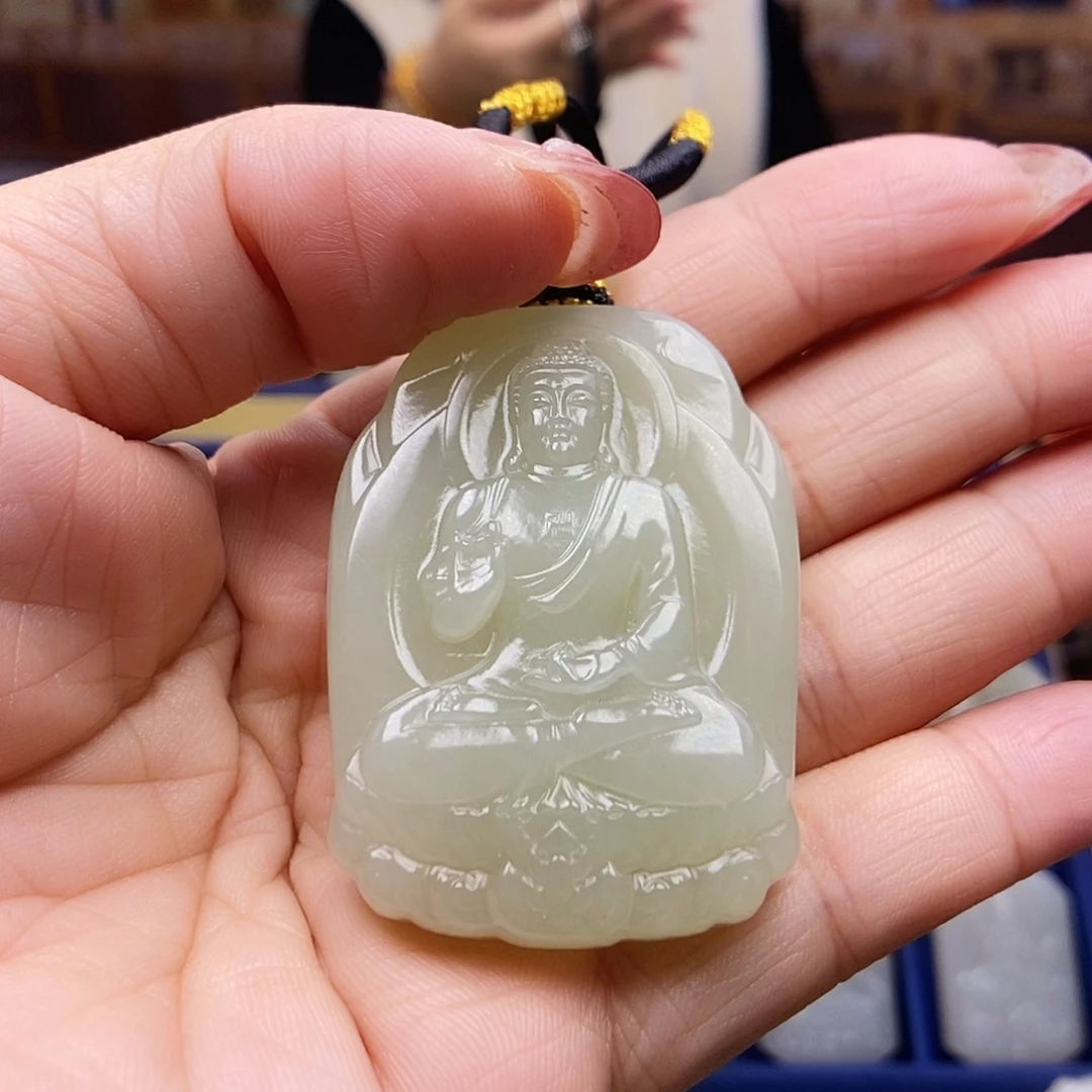 和田玉颈饰未镶嵌苍*?