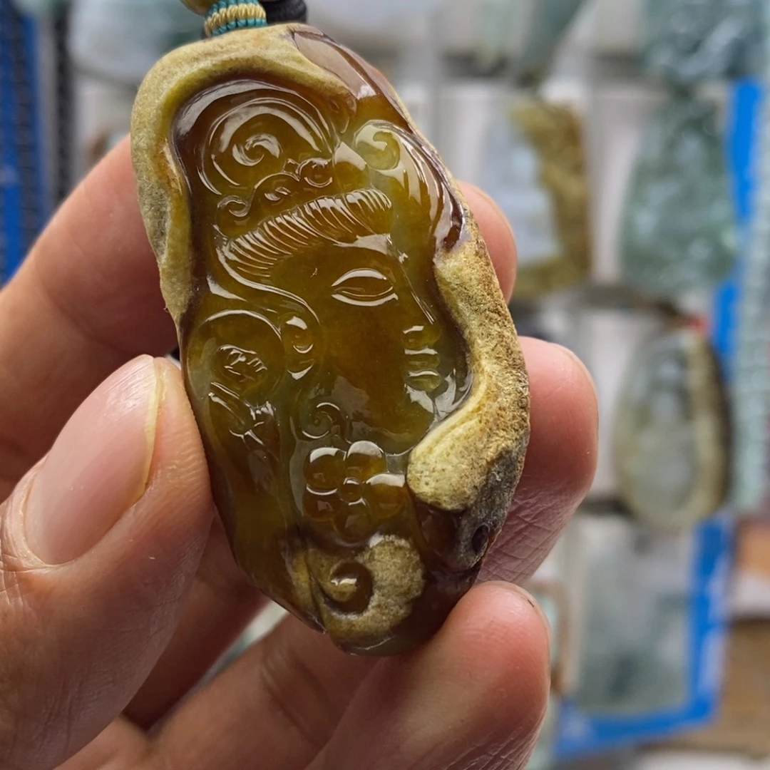 翡翠颈饰未镶嵌天**德观音