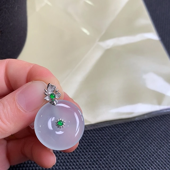 颈饰18K金镶嵌翡翠