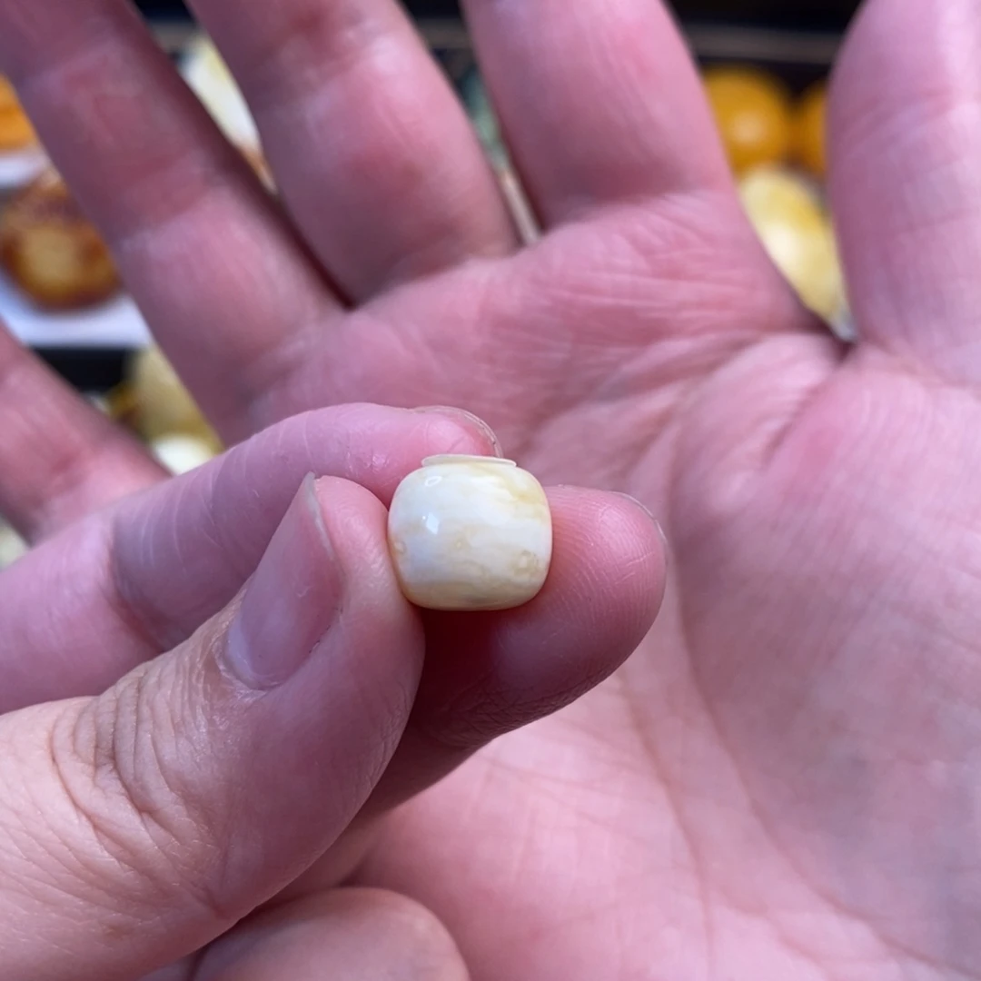 未镶嵌琥珀裸石瓷白虎皮纹老型单珠10.2