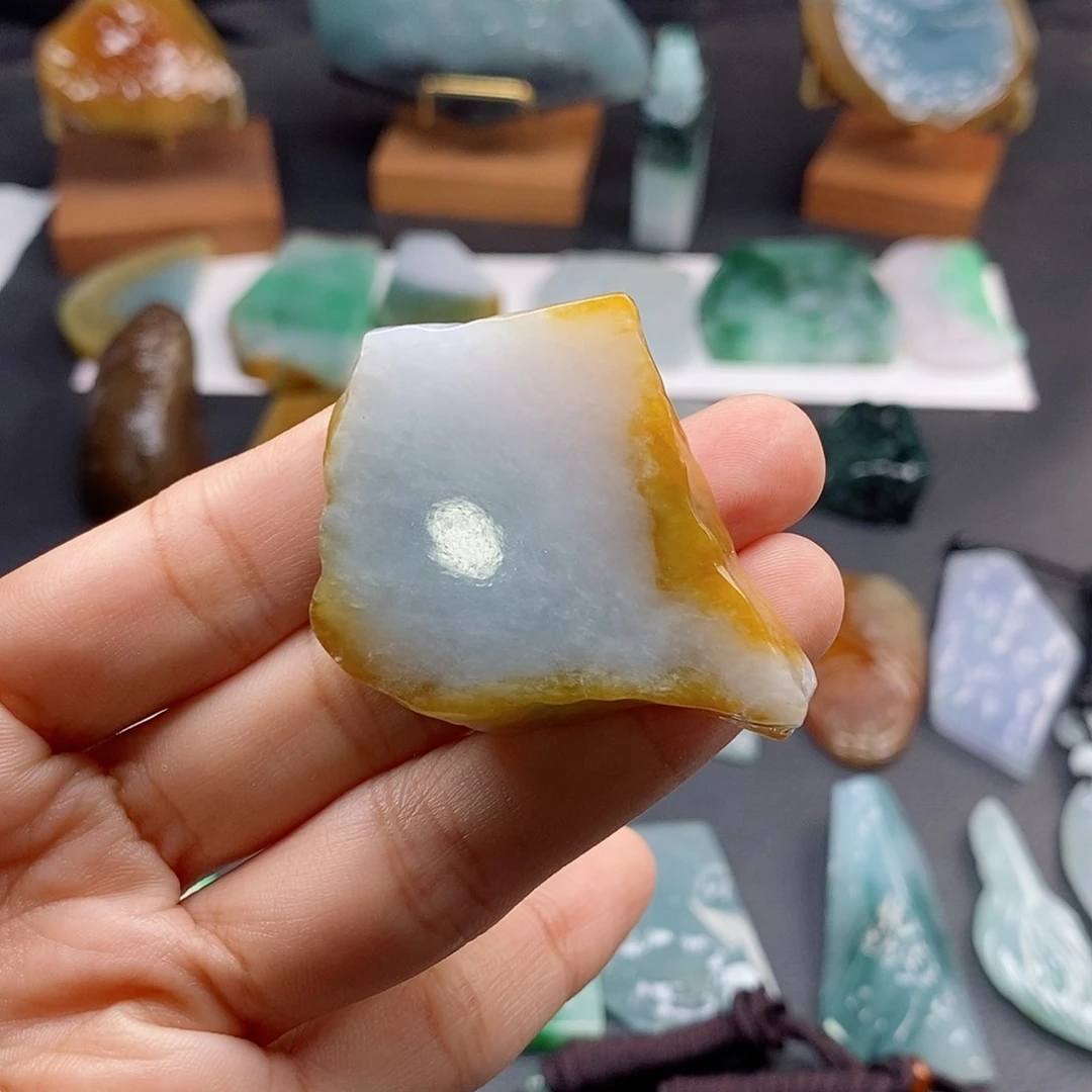 翡翠未镶嵌颈饰翡翠