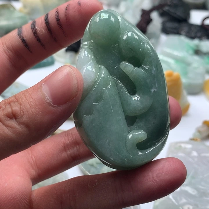 翡翠未镶嵌颈饰保真天然a货翡翠