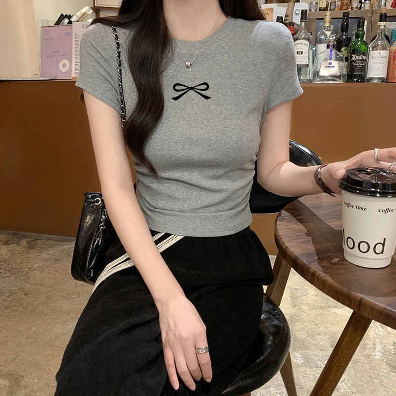 新款纯欲风褶皱收腰短款短袖t恤女复古时尚显瘦甜辣妹浅灰色上衣