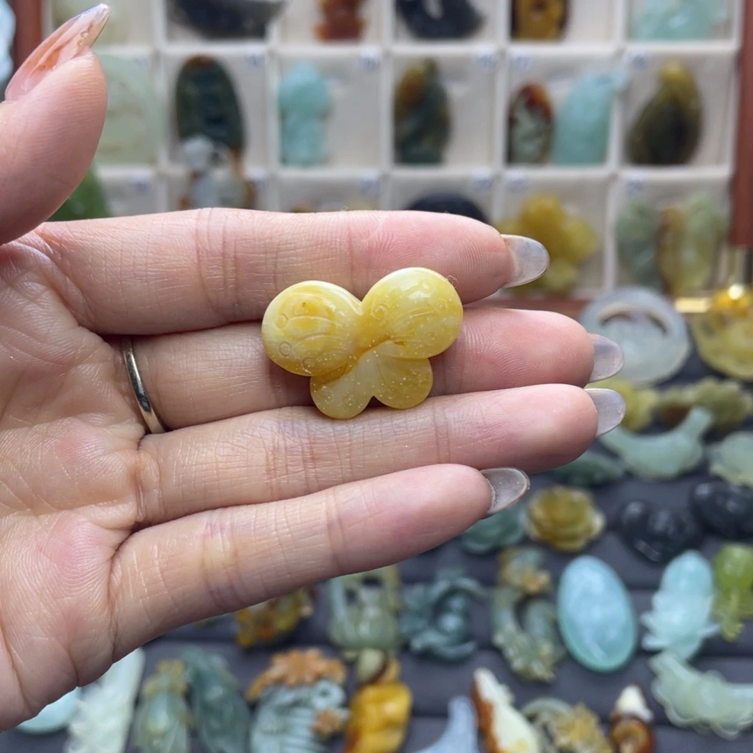 蛇纹石玉未镶嵌颈饰