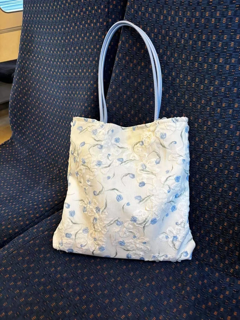 东家小众单肩斜挎时尚轻奢包包（D661-D710)