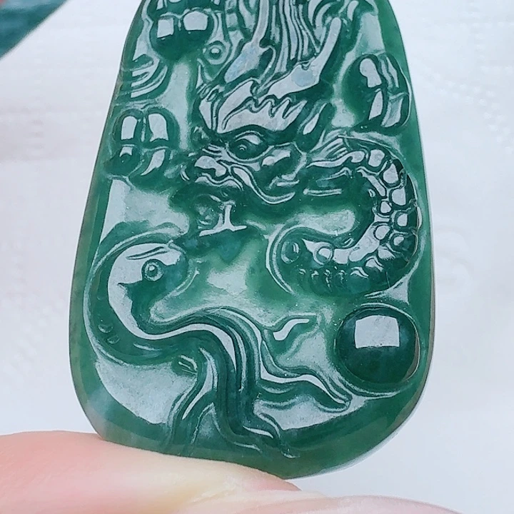 翡翠未镶嵌颈饰天然的A货翡翠多样性发其一
