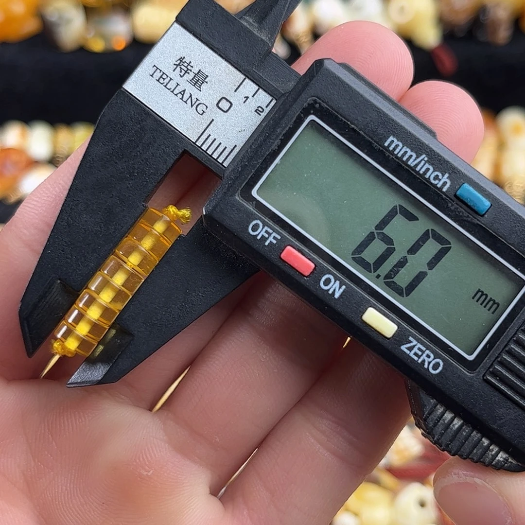 蜜蜡未镶嵌珠宝奇石