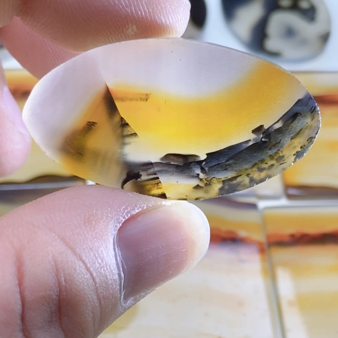 【闪购商品】玛瑙/玉髓颈饰未镶嵌格****。