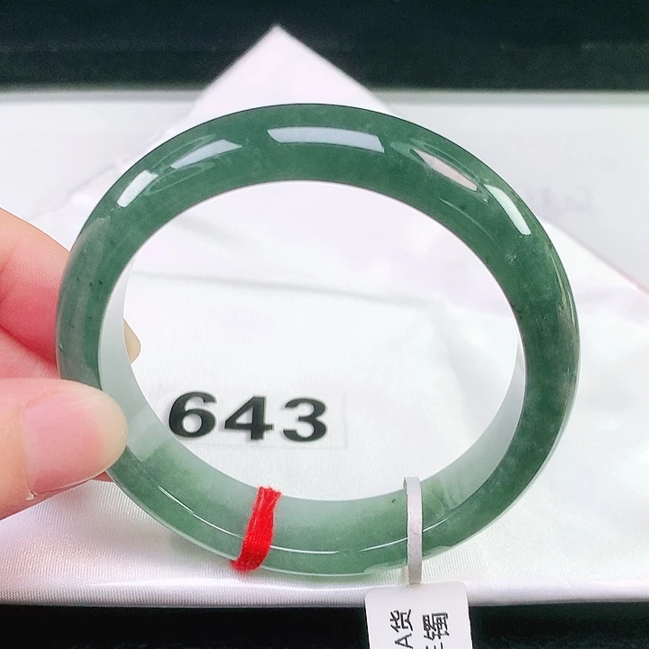 翡翠未镶嵌手镯643