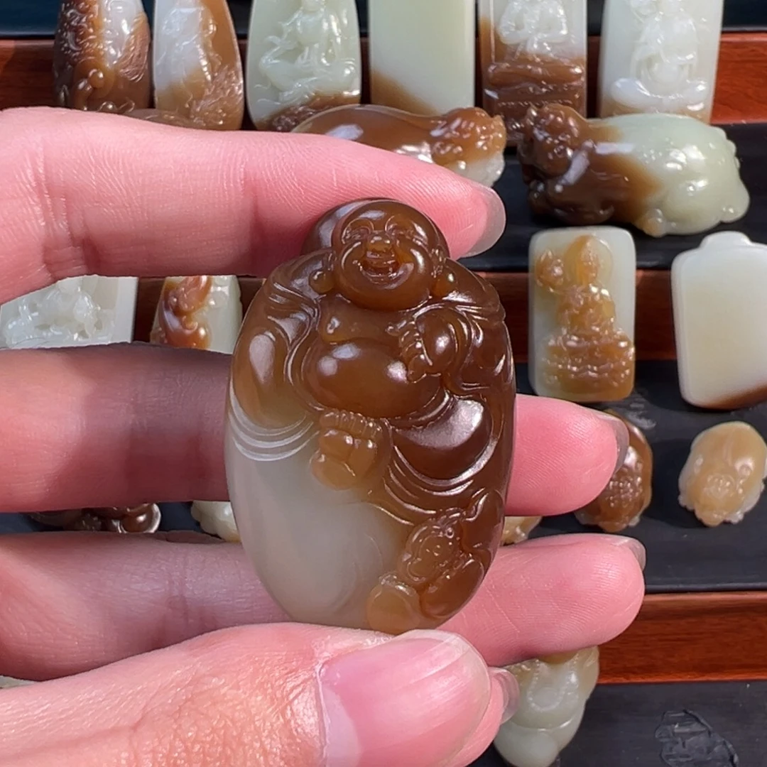 七***）和田玉未镶嵌颈饰