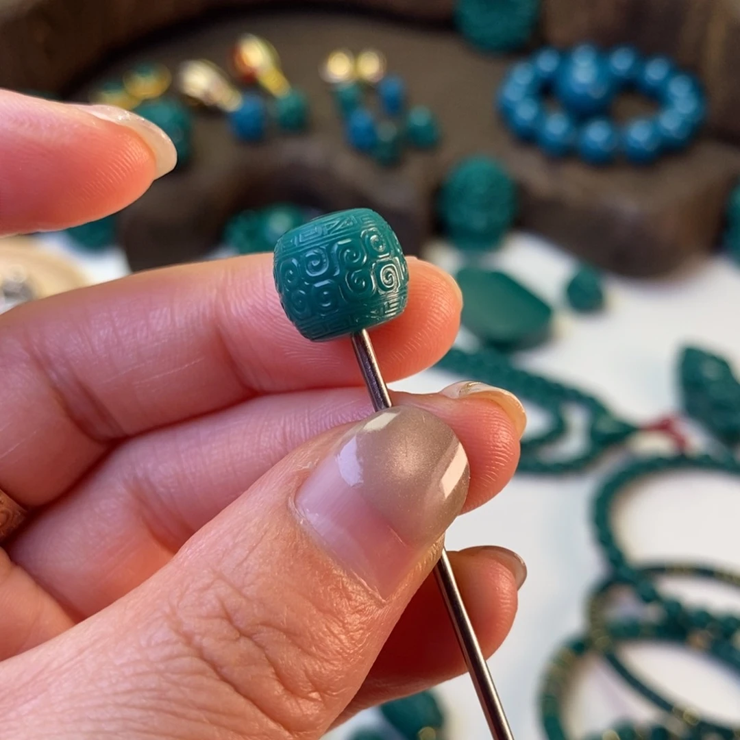 琉璃颈饰地狱色12mm回纹