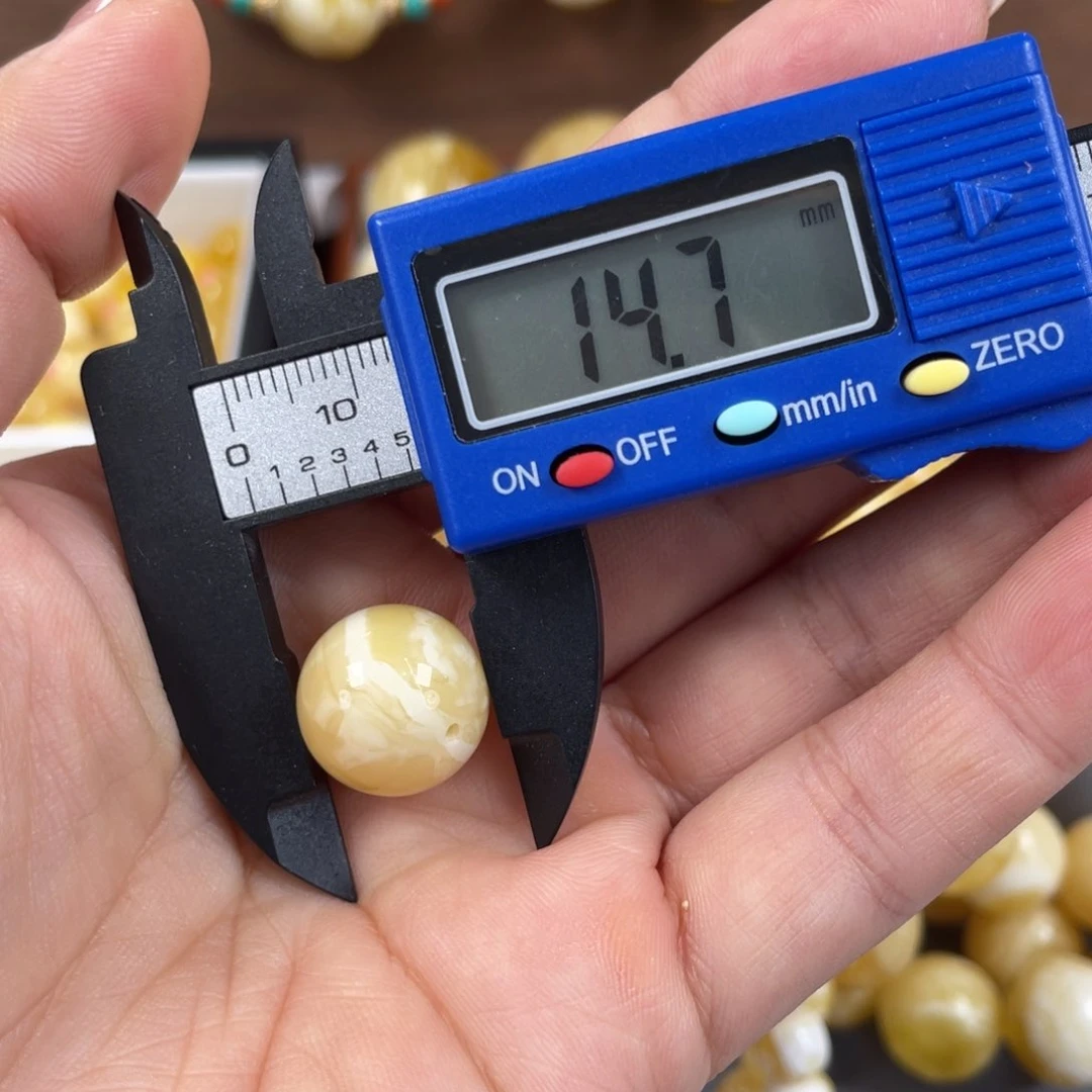 未镶嵌琥珀珠宝奇石