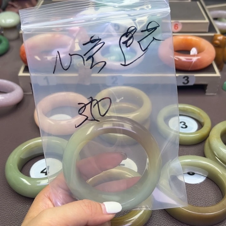 未镶嵌手镯石英岩玉?****?