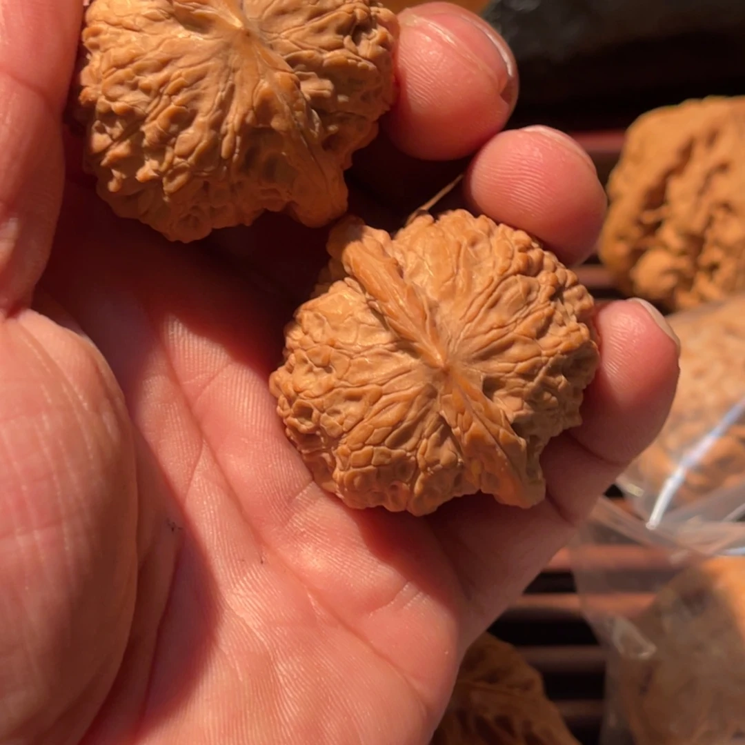 瑾***爱文玩核桃吊坠嘎嘎嘎嘎