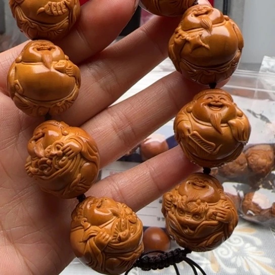 橄榄核手串雕刻艺术