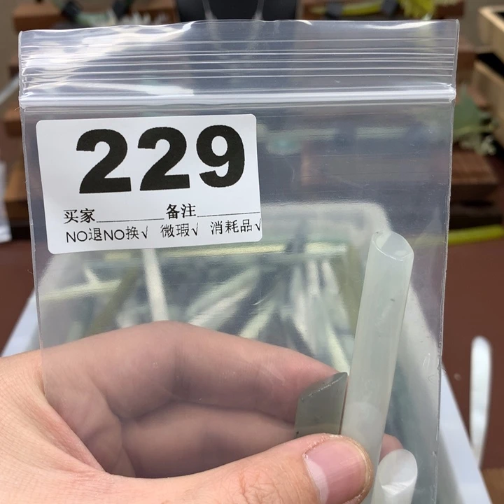 蛇纹石玉发饰合金人****