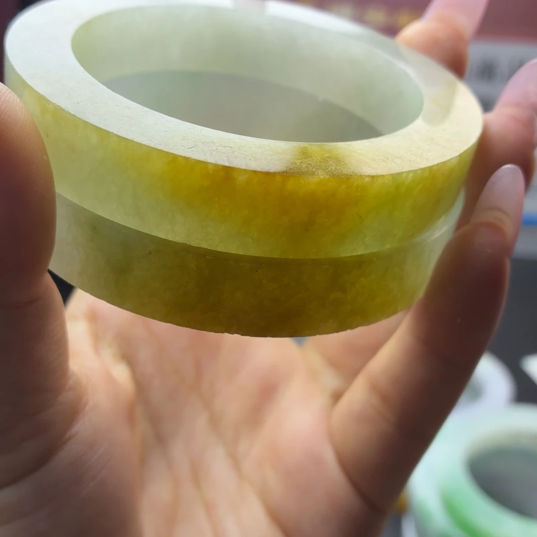 定制翡翠未镶嵌缅A翡翠多样性发一