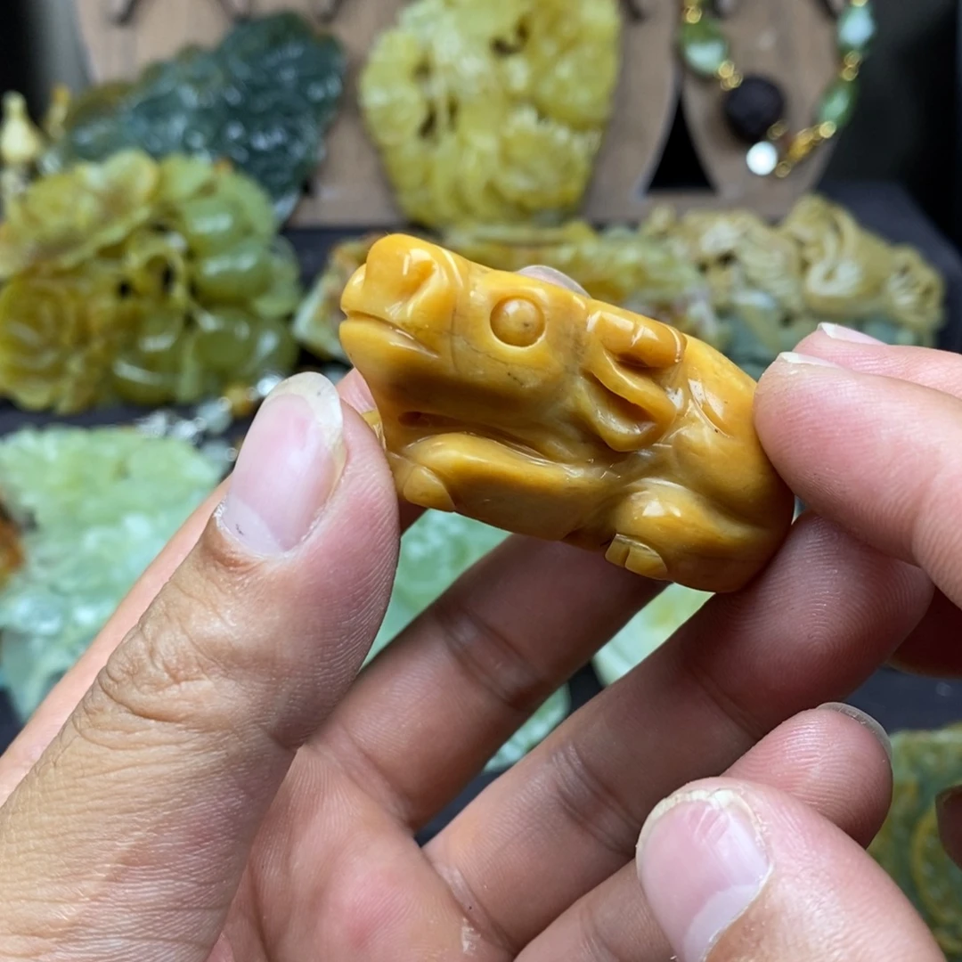 蛇纹石玉未镶嵌吊坠(赠链)