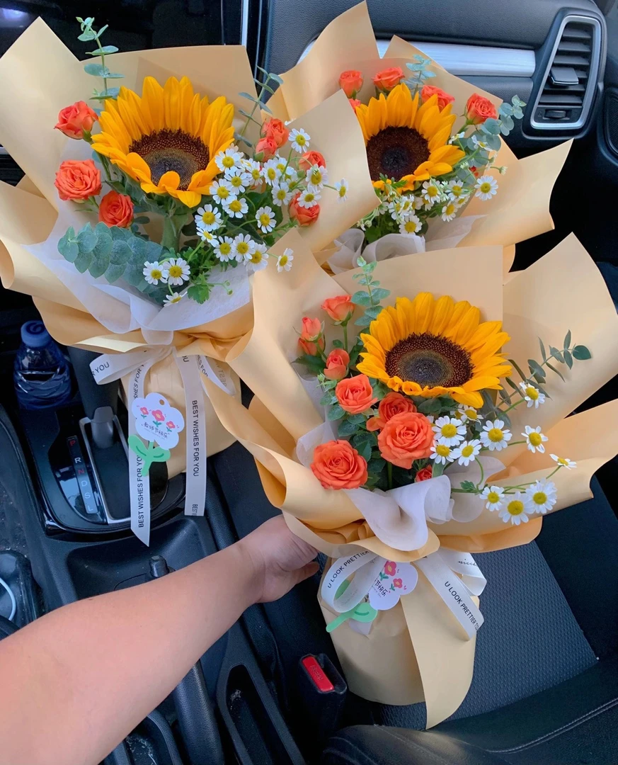 成人礼花束三八女神节公司团购花束