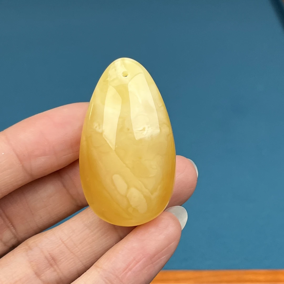 Y1201天然原矿蜜蜡 鸡油黄妖花水滴牌 23*40mm抖音基地质检发货