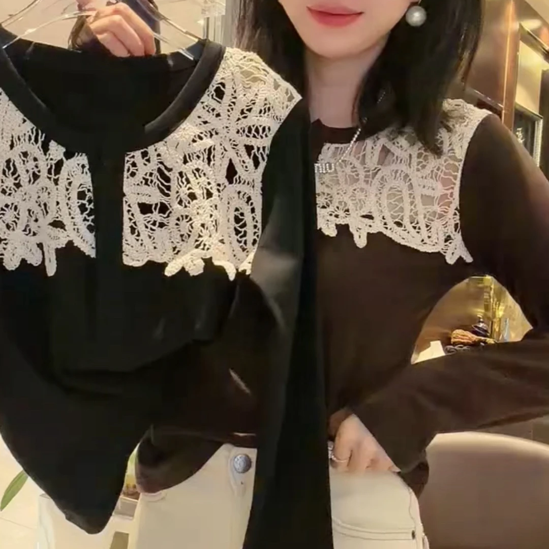 洋气减龄拼接圆领长袖打底衫