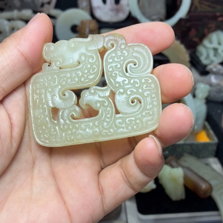 玩***家和田玉未镶嵌颈饰