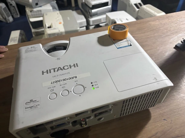 9新 HITACHI/日立 二手 日立投影仪 运费自理