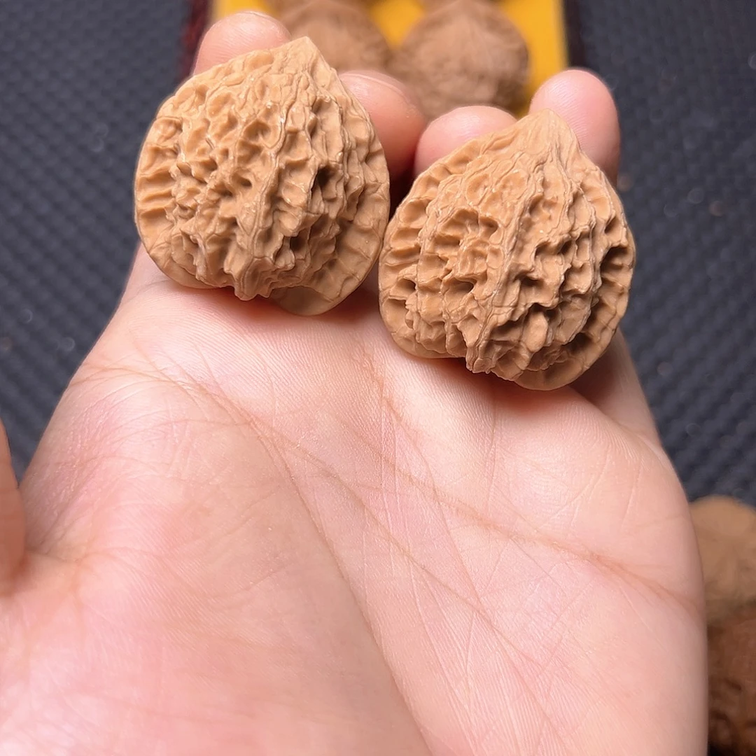 文玩核桃吊坠黑桃A