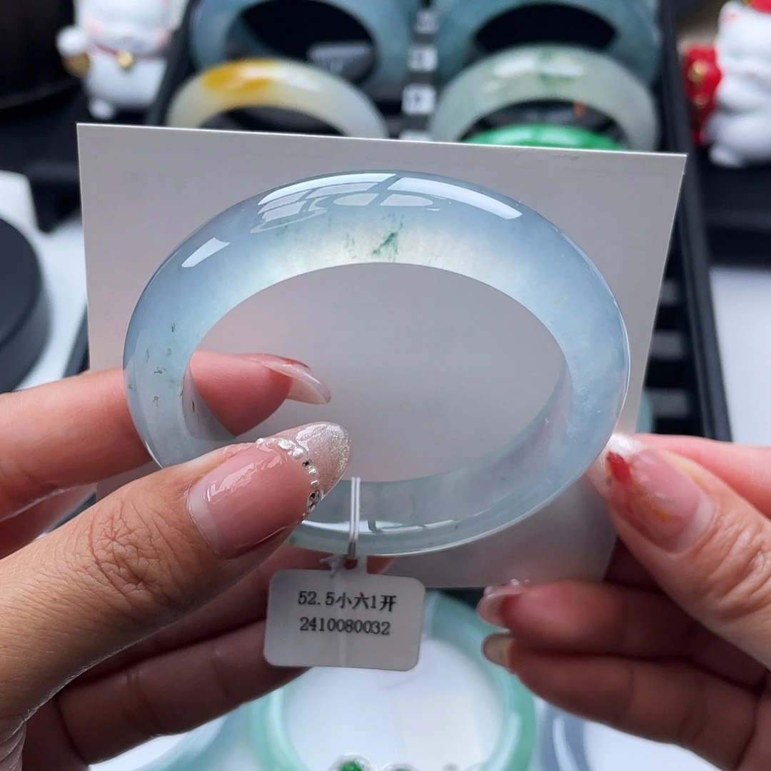 翡翠手镯未镶嵌52-53圈