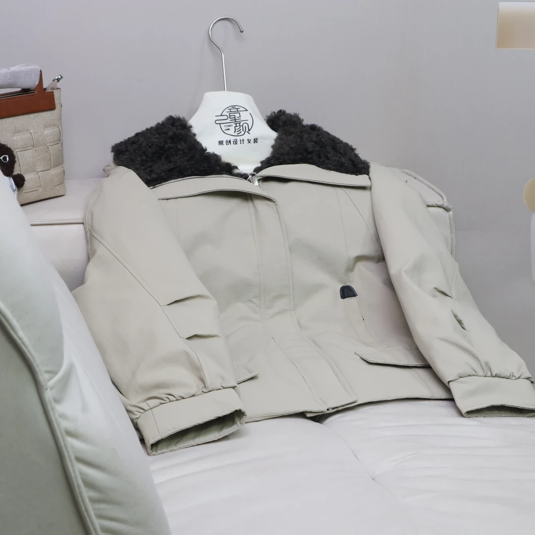 【13233】高品质原创设计卡其百搭羽绒服星