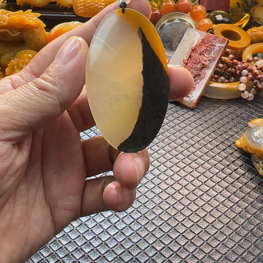 石英质玉未镶嵌颈饰