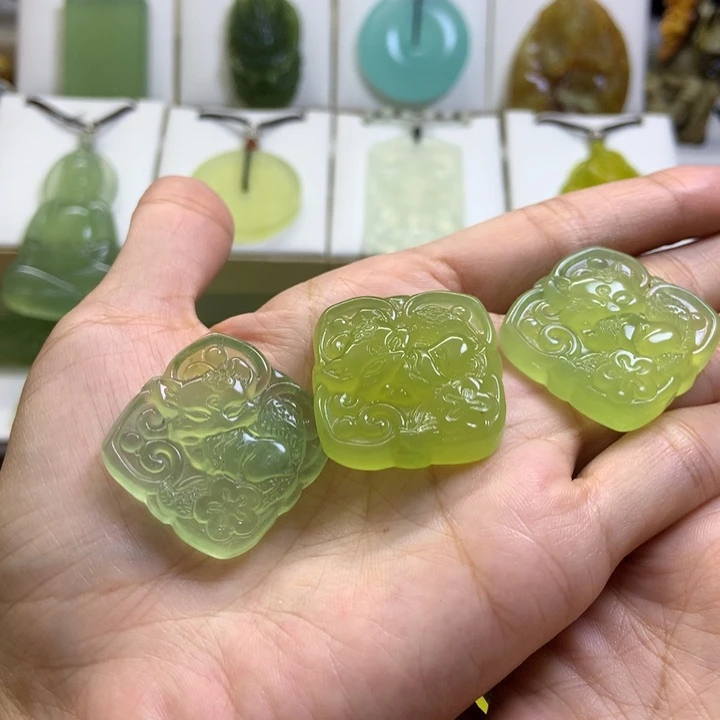 【闪购商品】未镶嵌蛇纹石玉颈饰