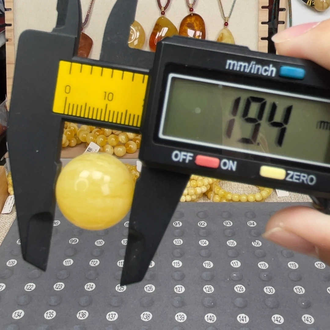 琥珀未镶嵌裸石85号