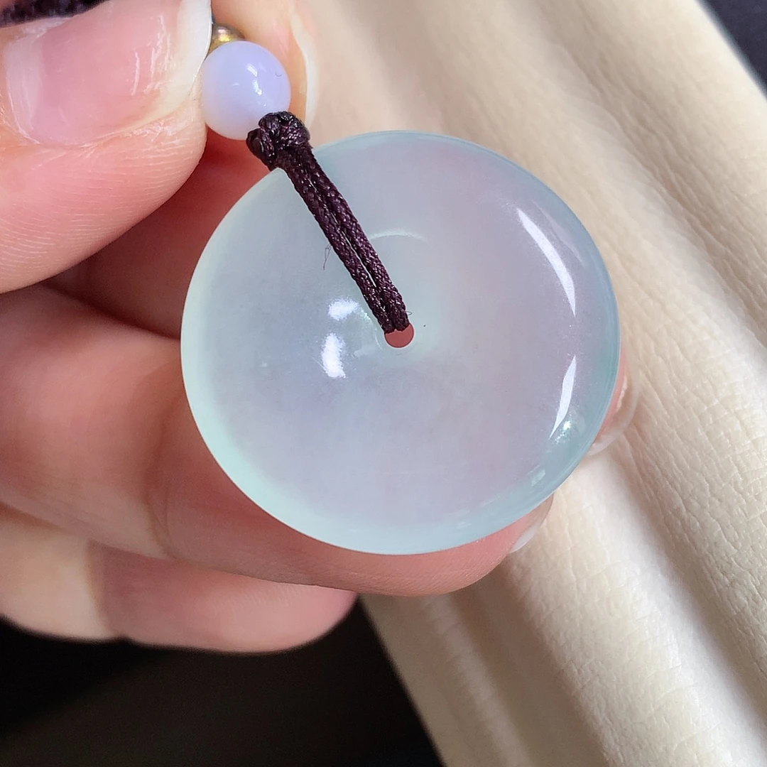 翡翠未镶嵌颈饰平安扣