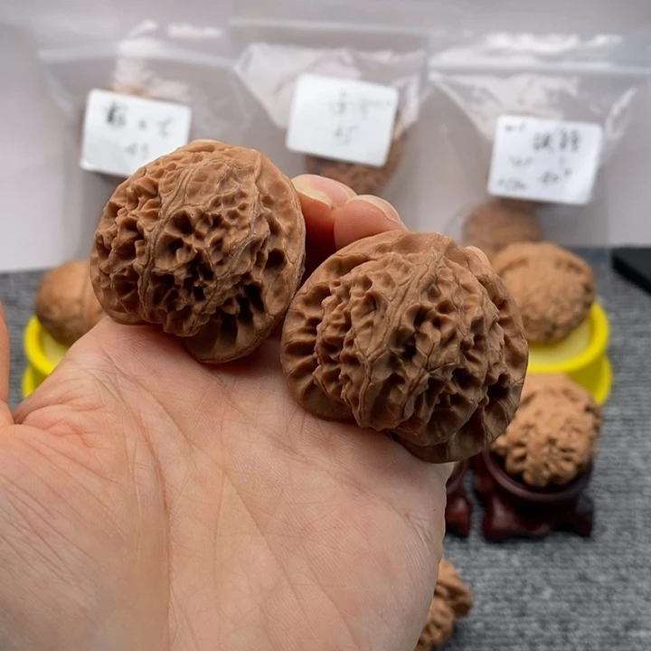 文玩核桃吊坠42宫灯