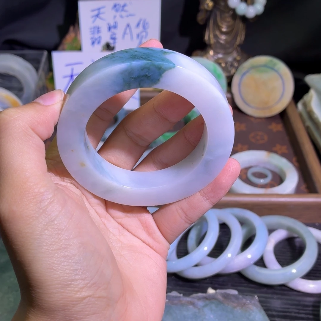 定制翡翠未镶嵌天然翡翠A货毛胚手镯