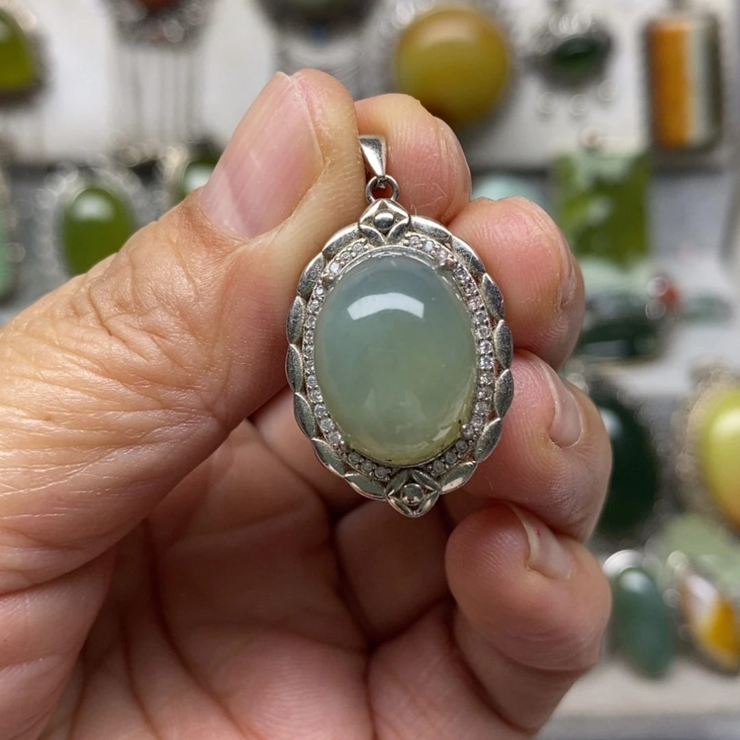 蛇纹石玉银S925镶嵌吊坠