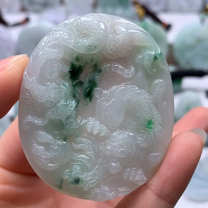 翡翠未镶嵌颈饰虎生威如虎添翼福利