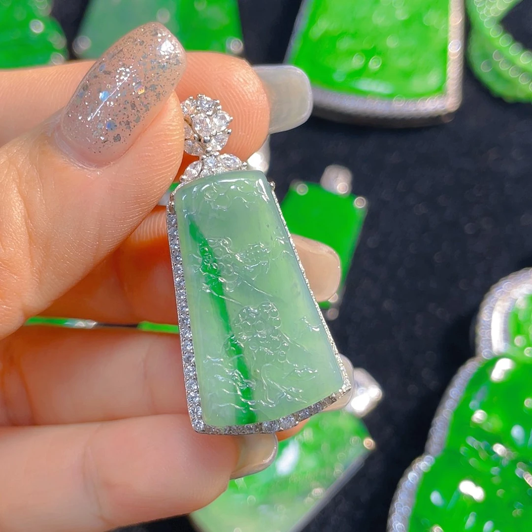 翡翠银S925镶嵌颈饰翡翠