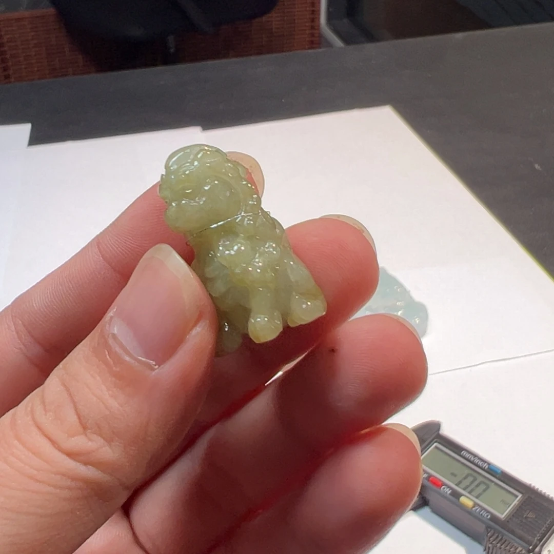 翡翠未镶嵌颈饰挂件